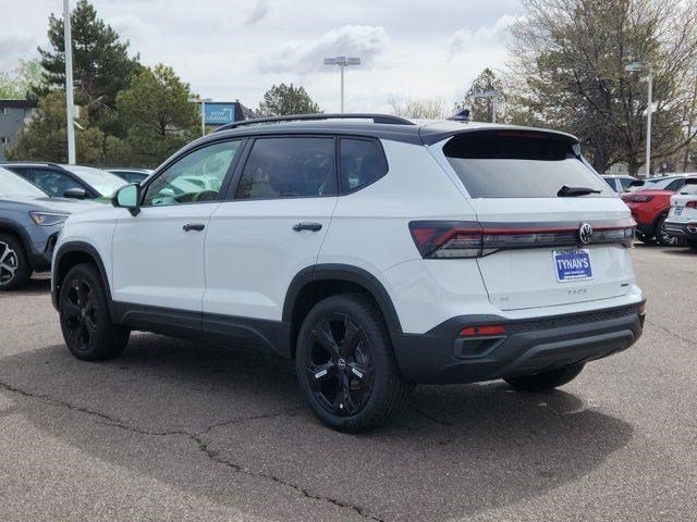 2025 Volkswagen Taos SE photo 4