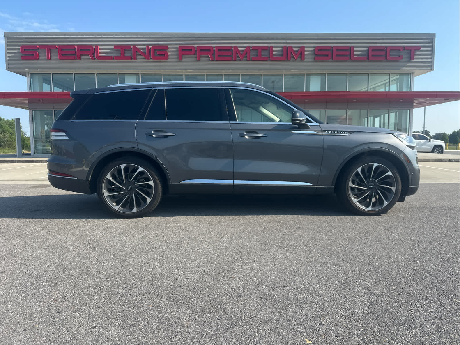 2022 Lincoln Aviator Reserve's photo