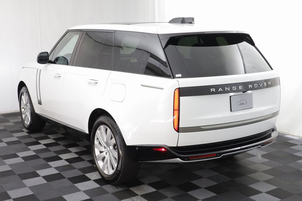 2025 Land Rover Range Rover SE photo 11