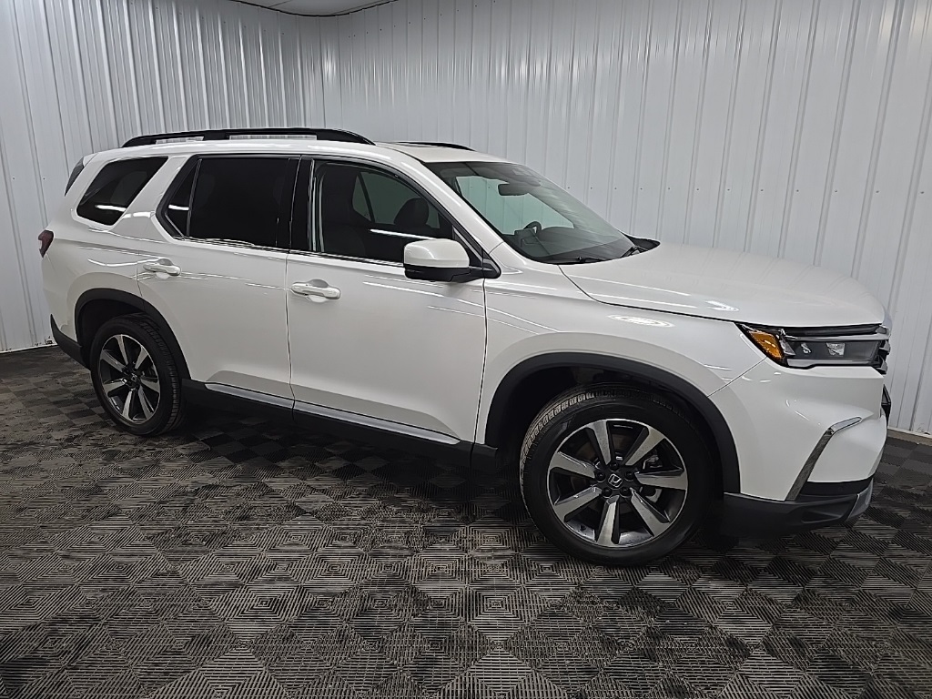 2023 Honda Pilot Elite's photo