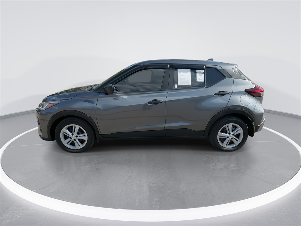 2022 Nissan Kicks S photo 5
