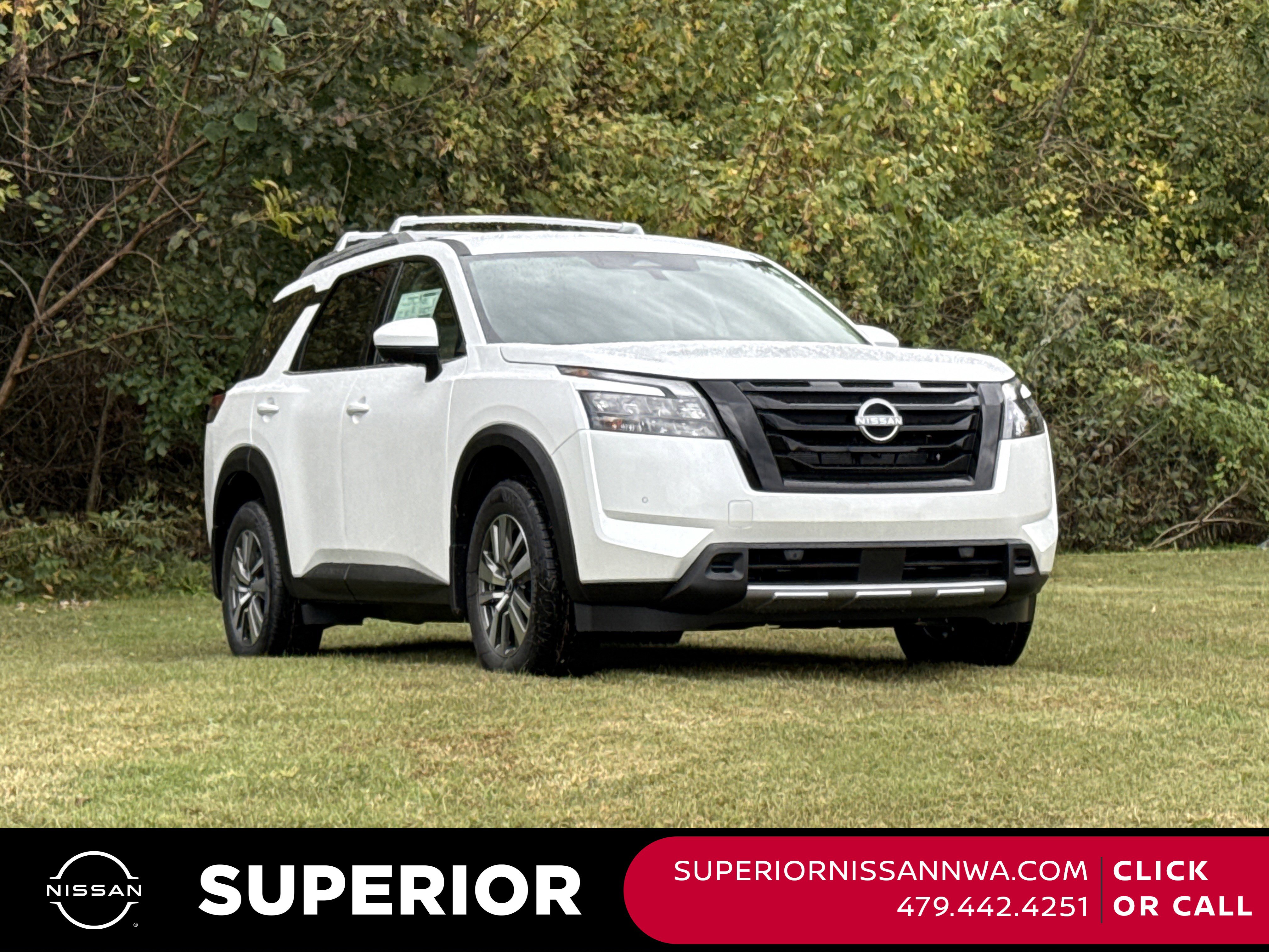 2025 Nissan Pathfinder SL's photo