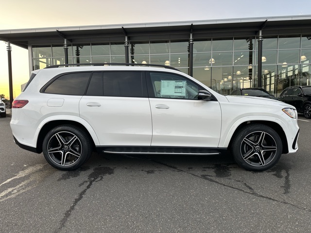 2026 Mercedes Benz GLS 450 4MATIC photo 8