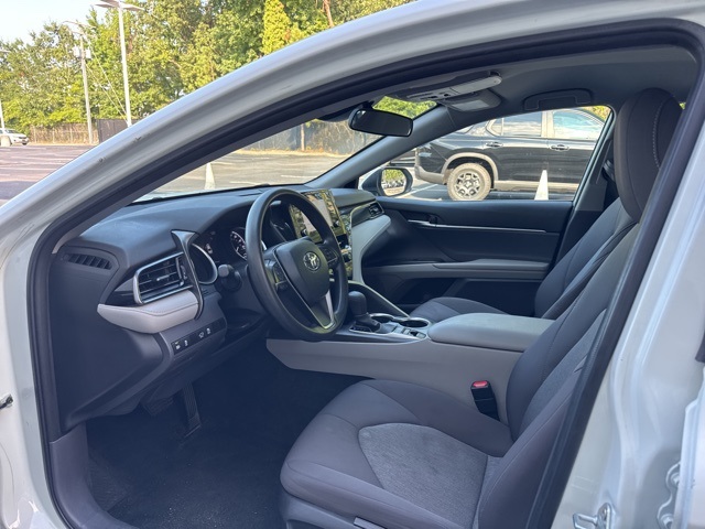 2023 Toyota Camry LE photo 5