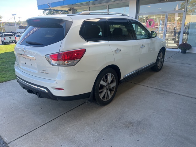 2015 Nissan Pathfinder Platinum photo 3