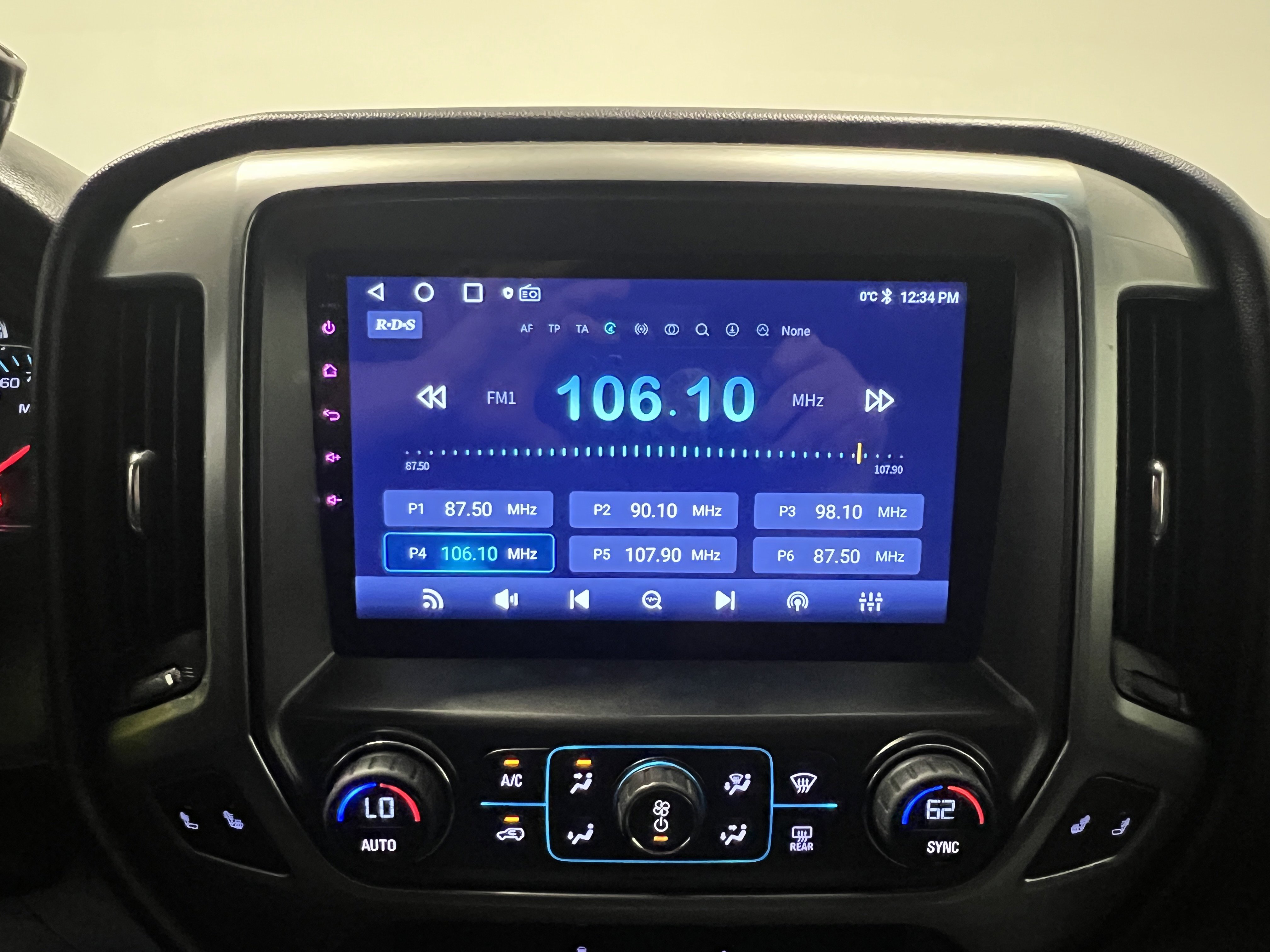 2015 Chevrolet Silverado 1500 LT photo 13