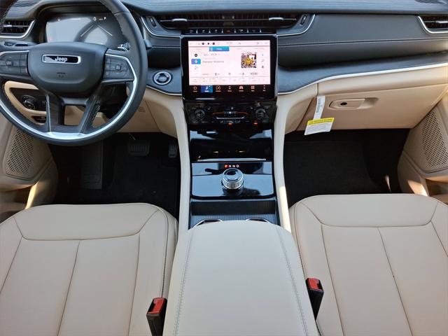 2025 Jeep Grand Cherokee Limited photo 15