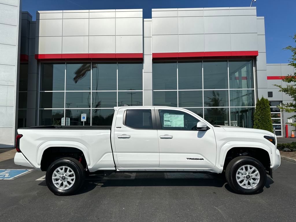 2025 Toyota Tacoma SR5 photo 2