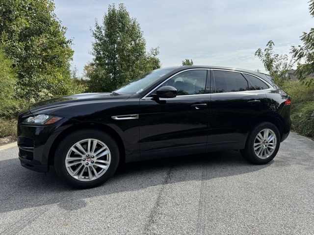 2020 Jaguar F-PACE Prestige photo 9
