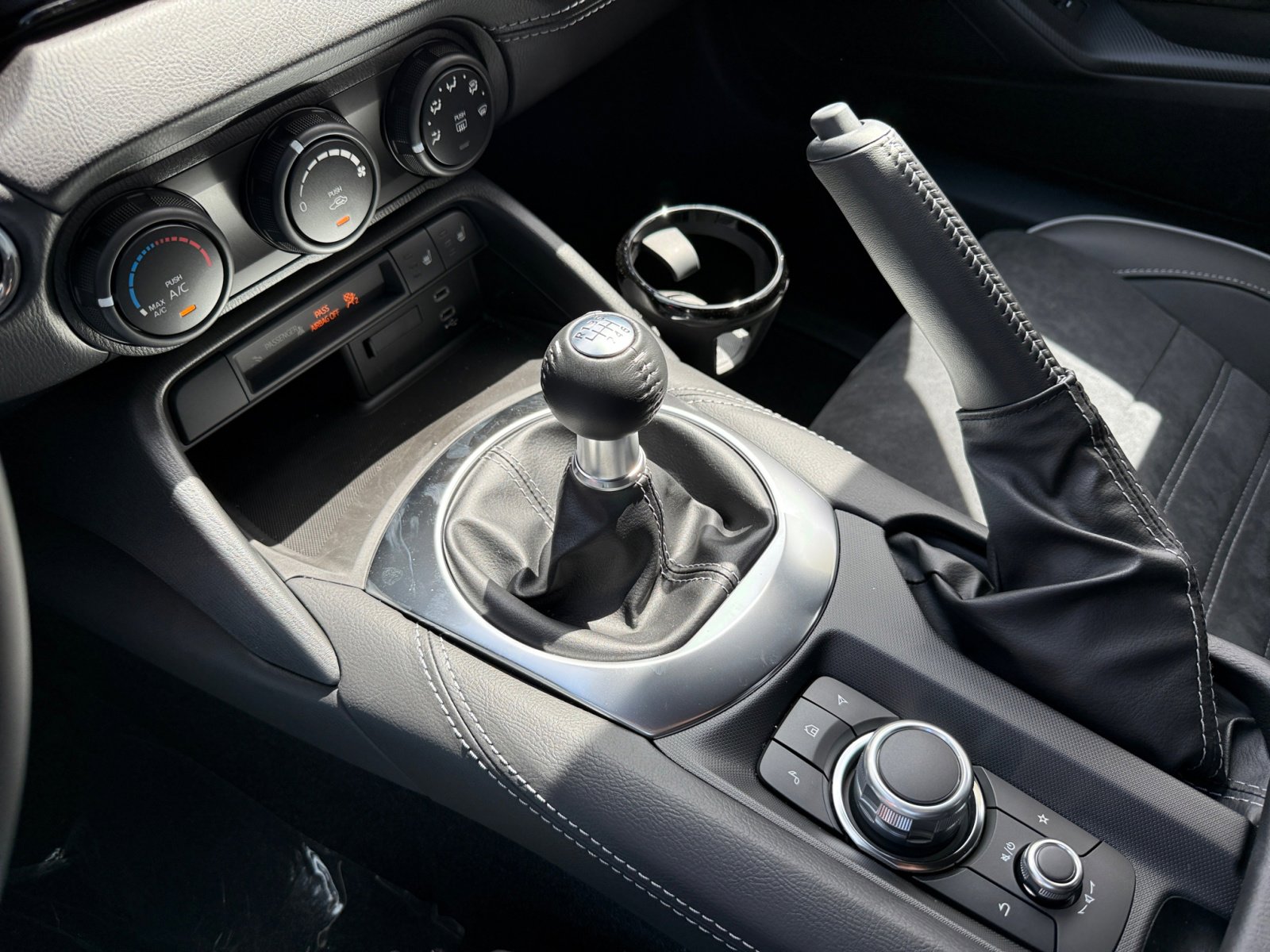 2025 Mazda MX-5 Miata Miata photo 12