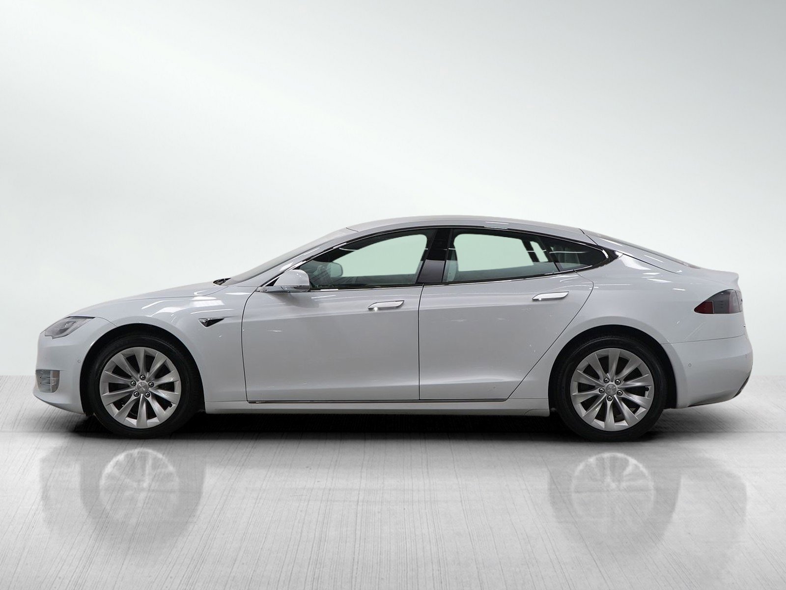 Used 2018 Tesla Model S 75D with VIN 5YJSA1E27JF278547 for sale in Burnsville, MN