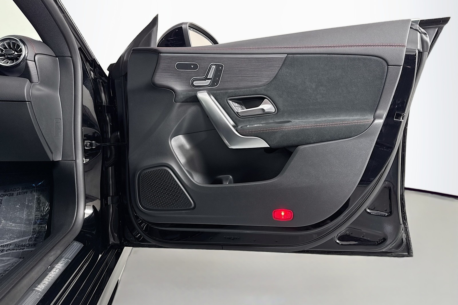 2023 Mercedes Benz CLA 250 photo 23