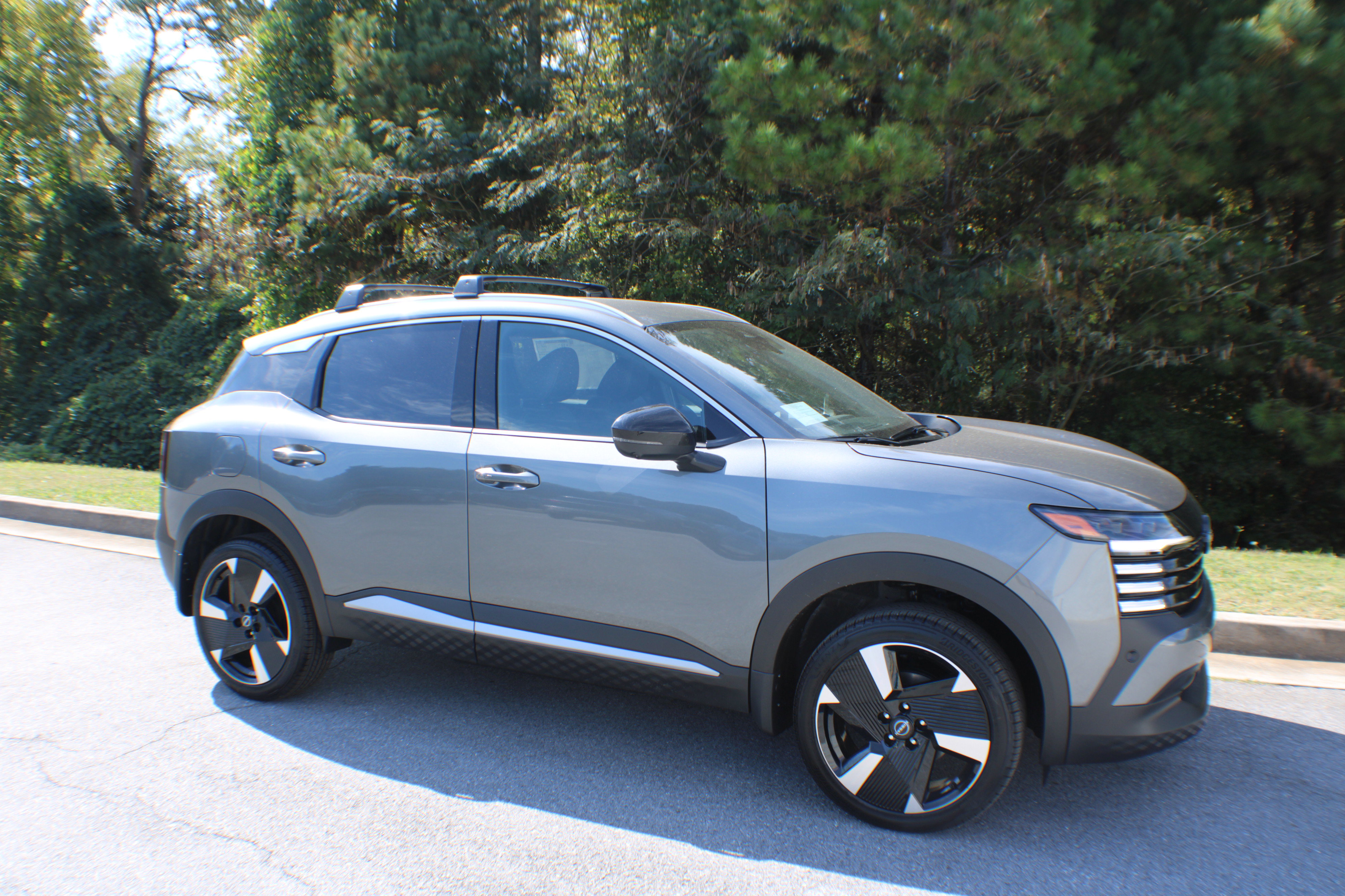 2026 Nissan KICKS SR's photo