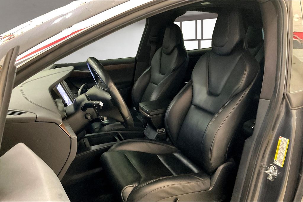 2019 Tesla Model X Performance photo 22