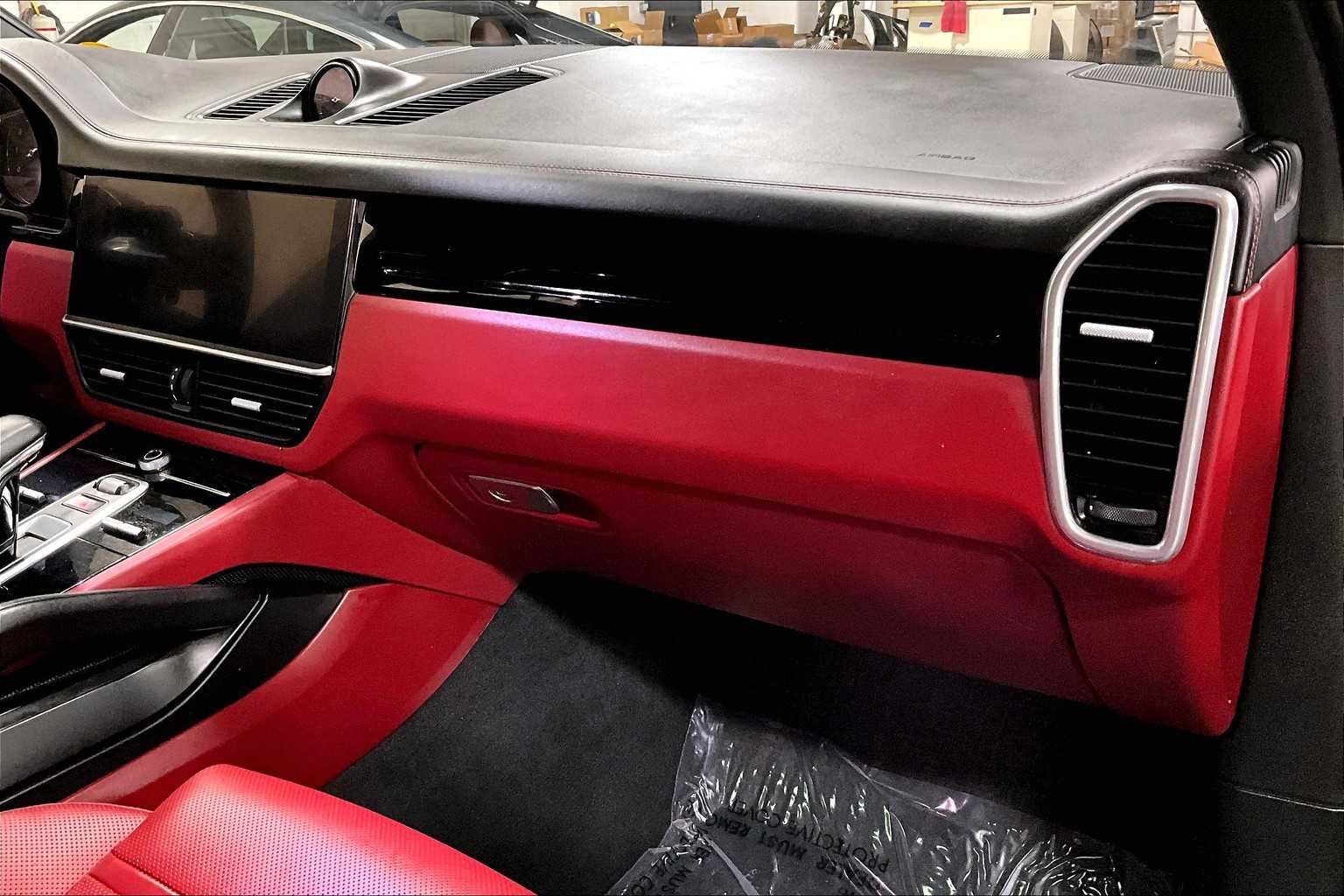 2021 Porsche Cayenne S photo 16