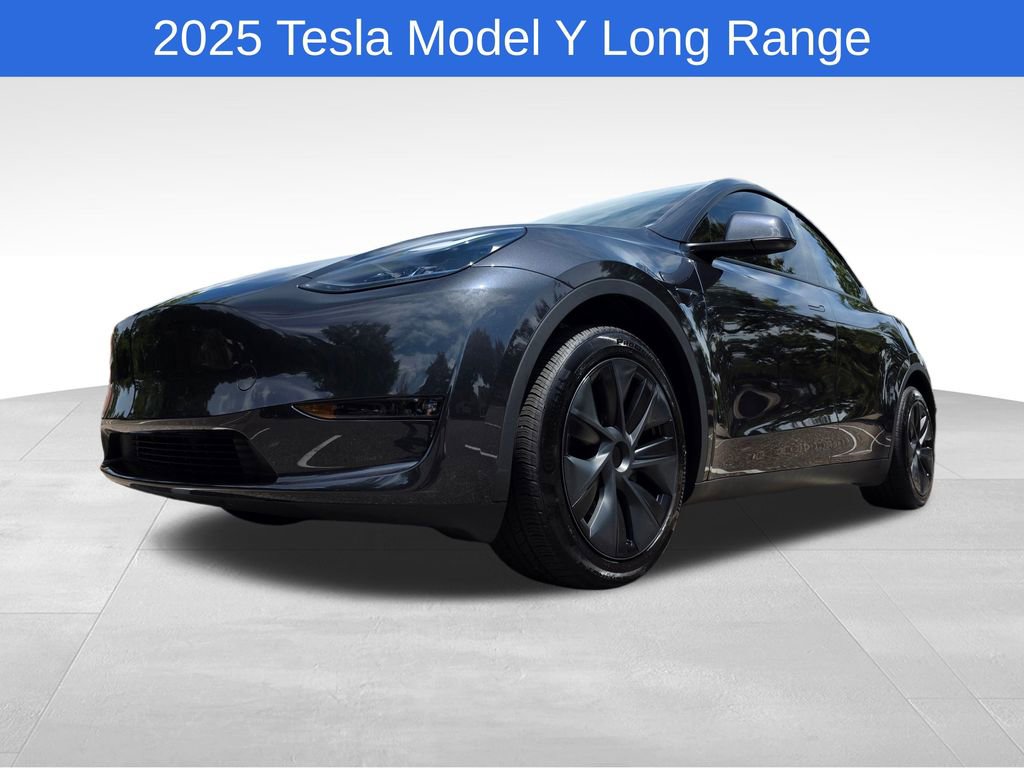 2025 Tesla Model Y Long Range photo 10
