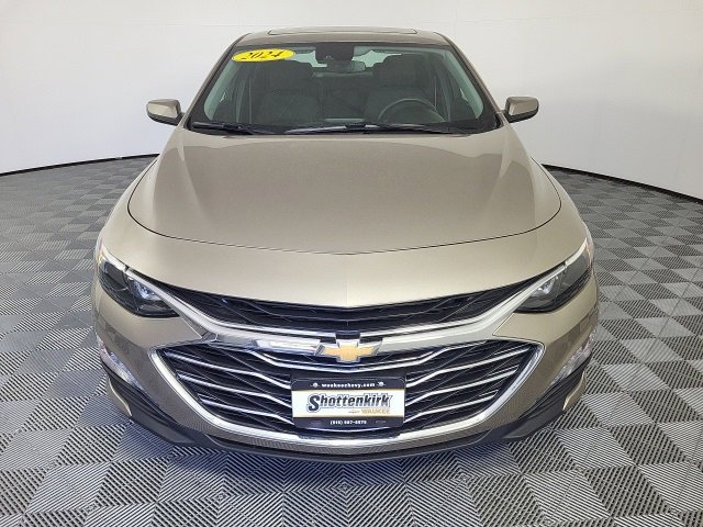 2024 Chevrolet Malibu 1LT photo 2