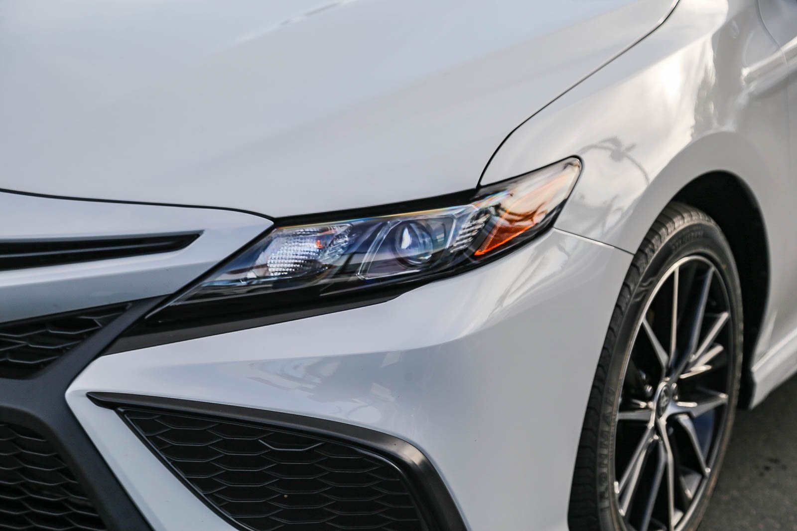 2024 Toyota Camry SE photo 4