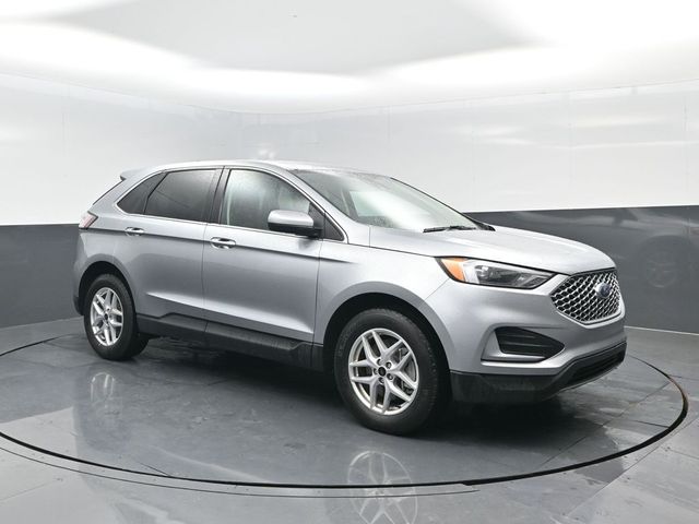 2024 Ford Edge SEL photo 2