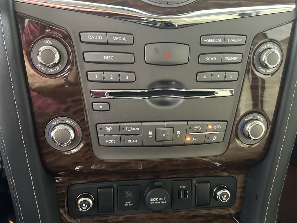 2018 Nissan Armada Platinum photo 16