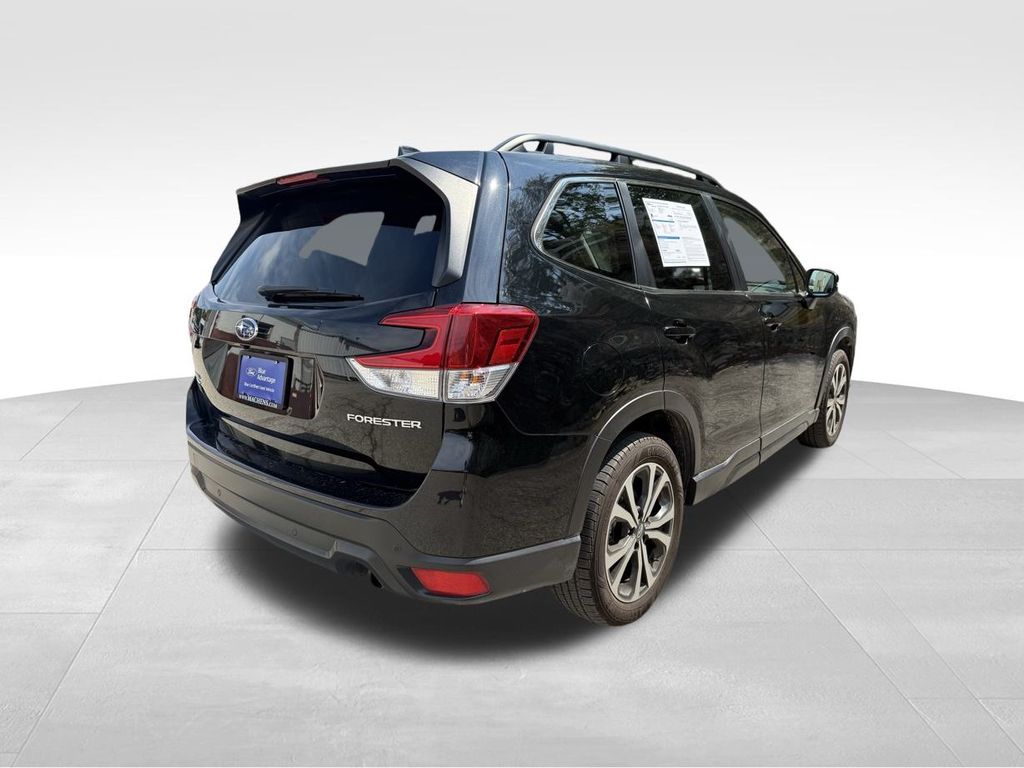 2023 Subaru Forester Limited photo 4