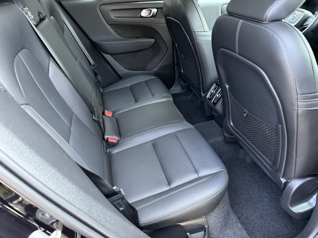 2025 Volvo XC40 Plus photo 21