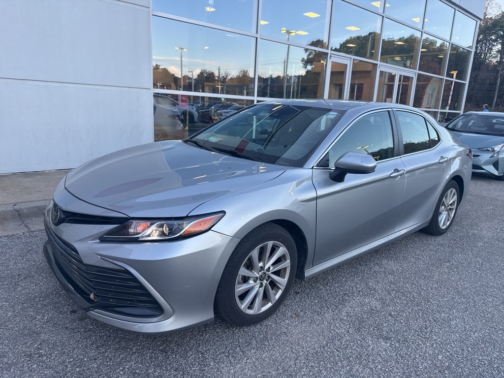 2021 Toyota Camry LE's photo