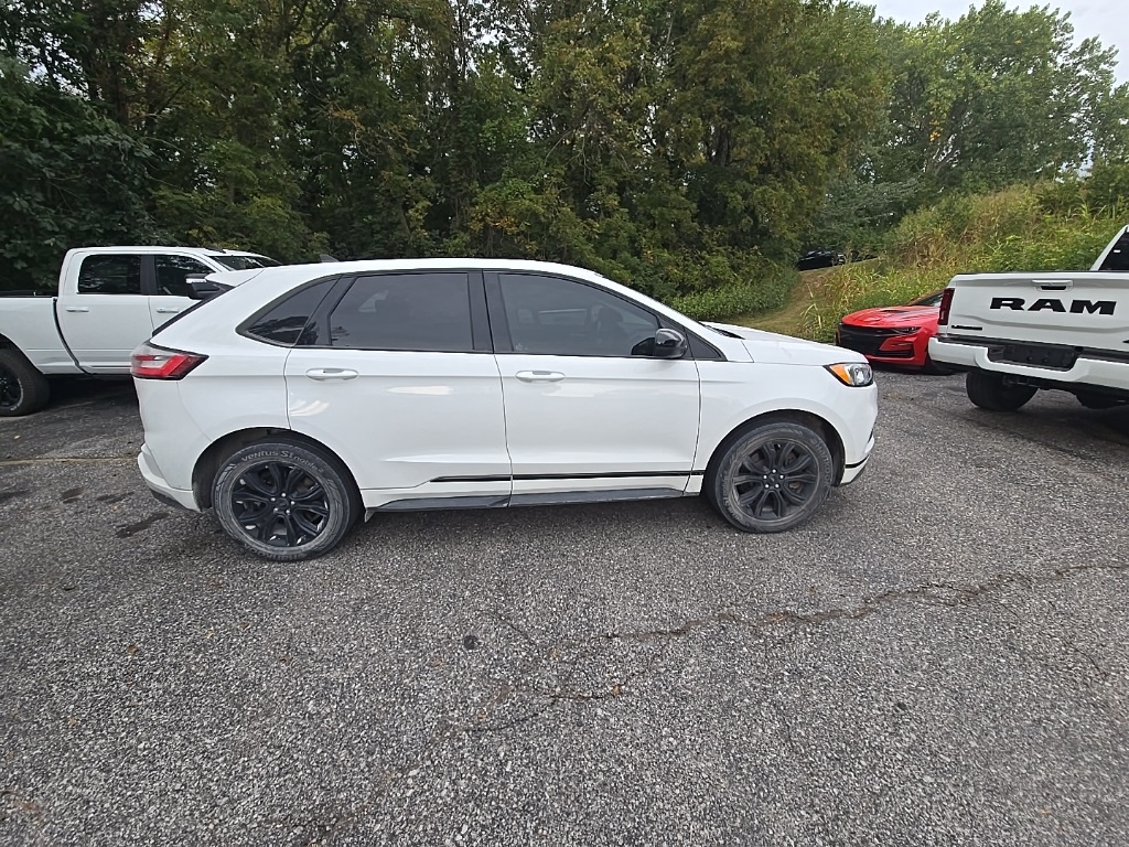 2022 Ford Edge SE photo 7
