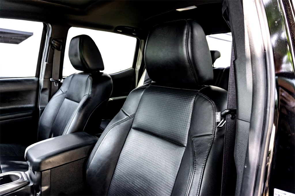 2023 Toyota Tacoma Limited photo 13