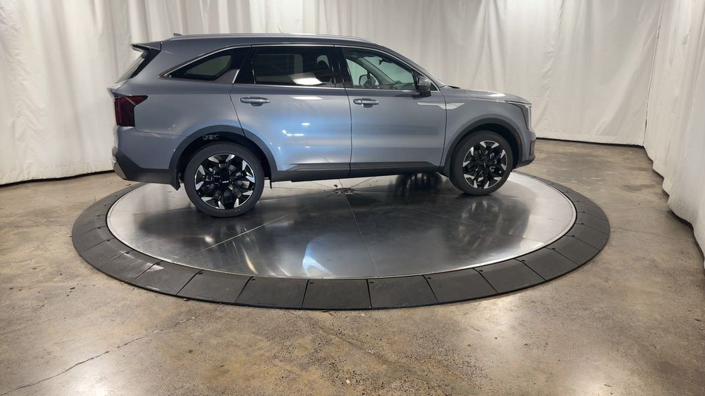 2025 Kia Sorento EX photo 2