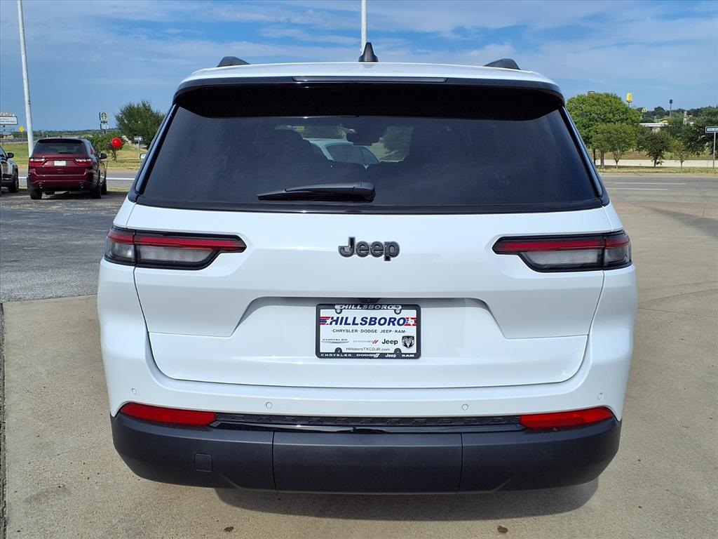 2025 Jeep Grand Cherokee Altitude X photo 2
