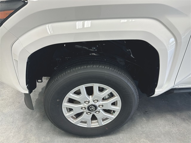 2024 Toyota Tacoma SR5 photo 10