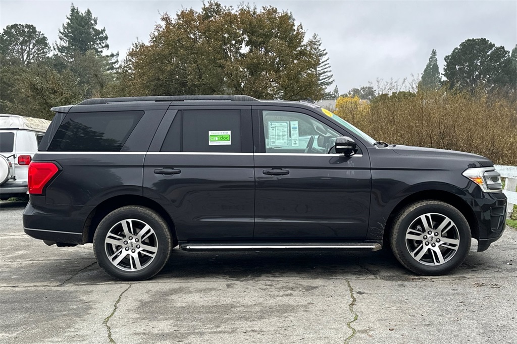 2022 Ford Expedition XLT photo 3