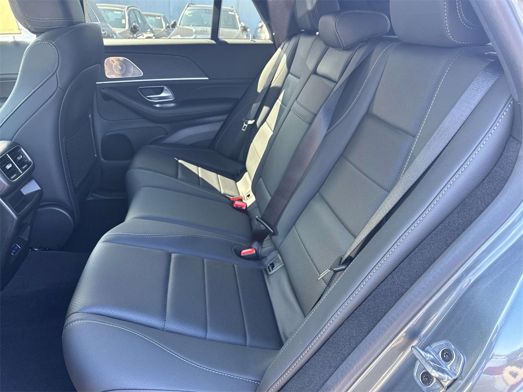 2026 Mercedes Benz GLE 450 4MATIC photo 6