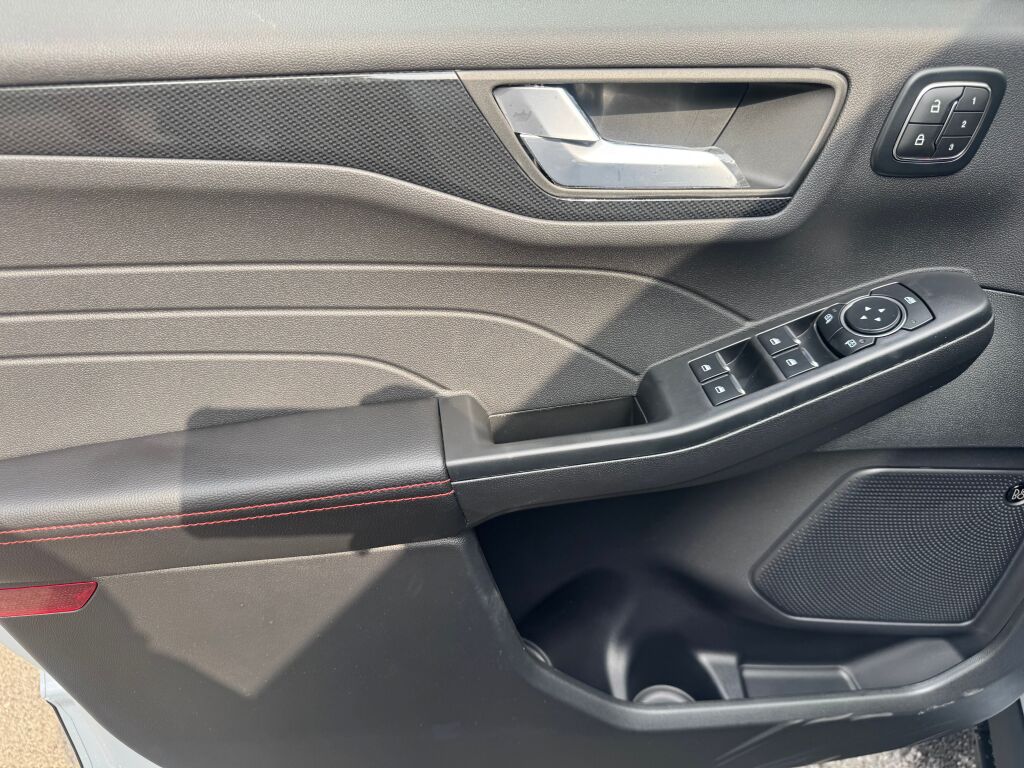 2026 Ford Escape ST-Line Select photo 10