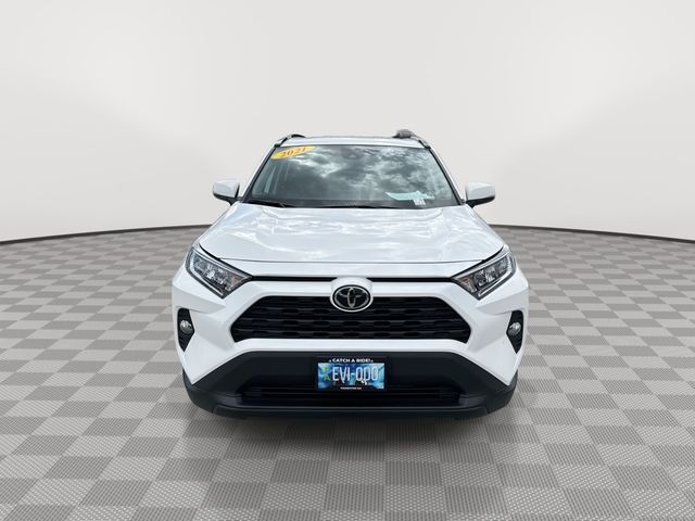 2021 Toyota RAV4 XLE photo 3