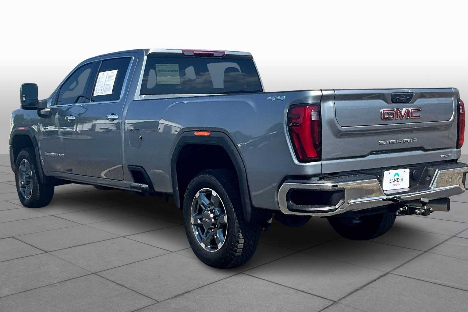 2025 Gmc Sierra SLT photo 10