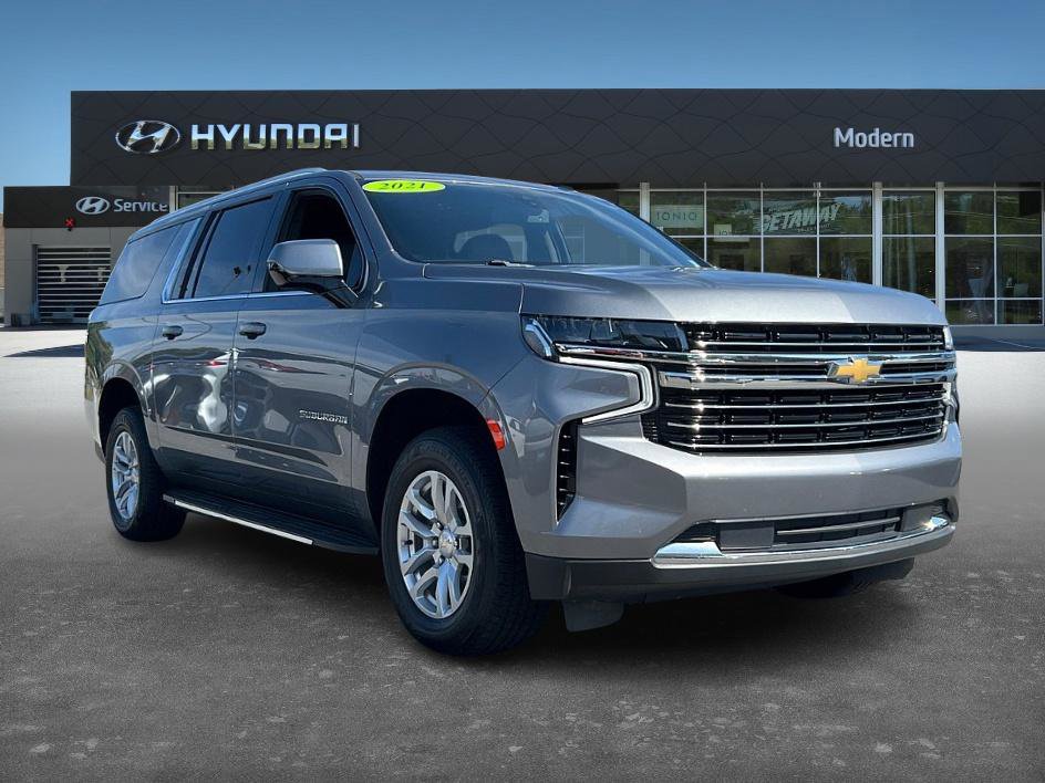 2021 Chevrolet Suburban LT photo 2