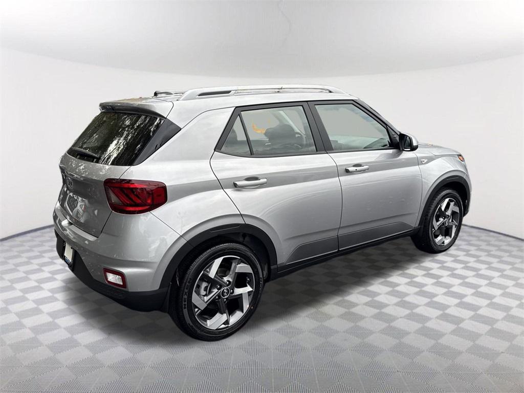 2026 Hyundai Venue SEL photo 2
