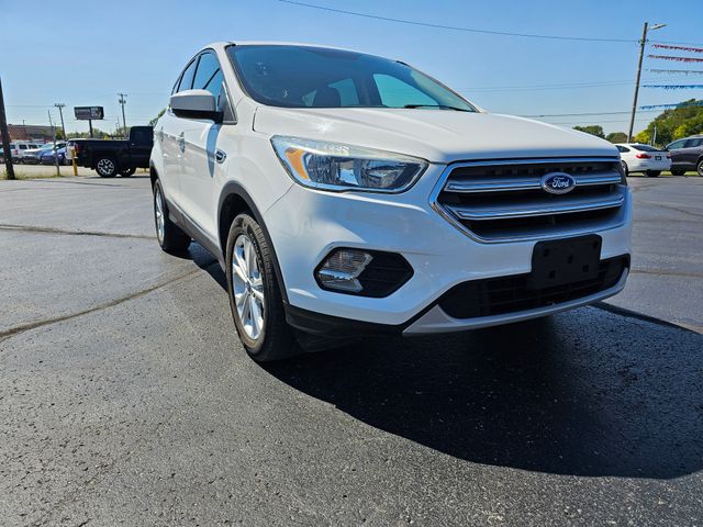 2017 Ford Escape SE photo 2