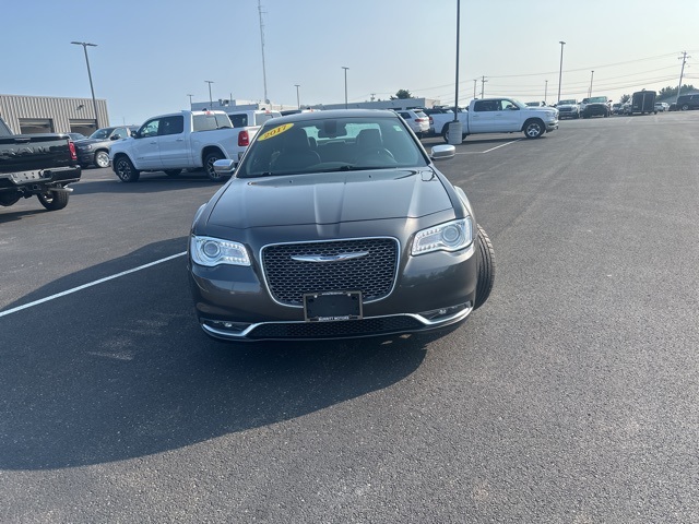 2017 Chrysler 300 C Platinum photo 2