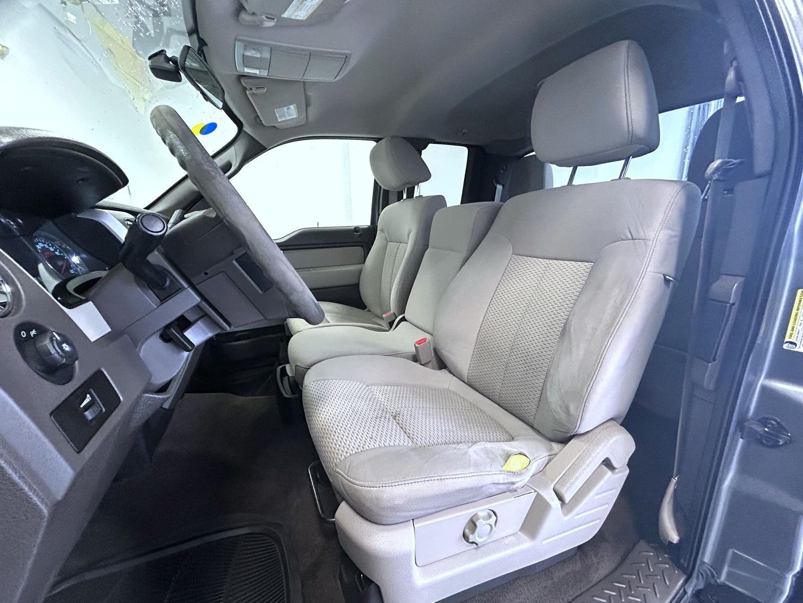2010 Ford F-150 XLT photo 10