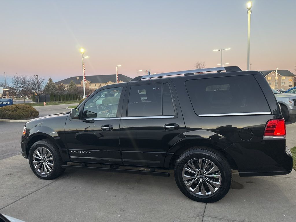 2015 Lincoln Navigator Base photo 4