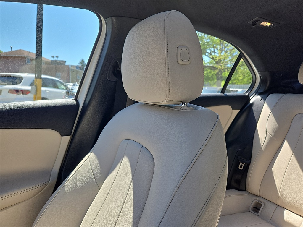 2022 Mercedes Benz A 220 4MATIC photo 17