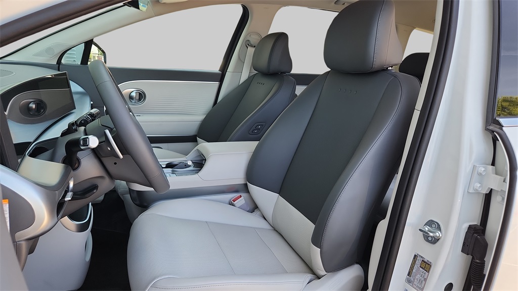 2026 Hyundai Ioniq SEL photo 25