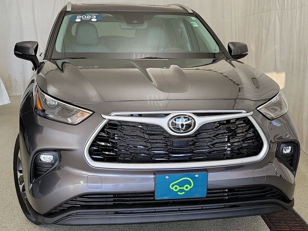 2023 Toyota Highlander XLE photo 3