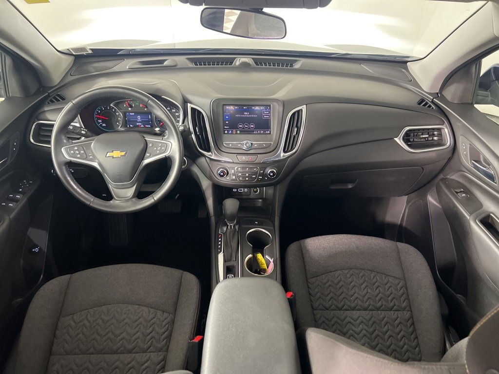 2022 Chevrolet Equinox LT photo 2