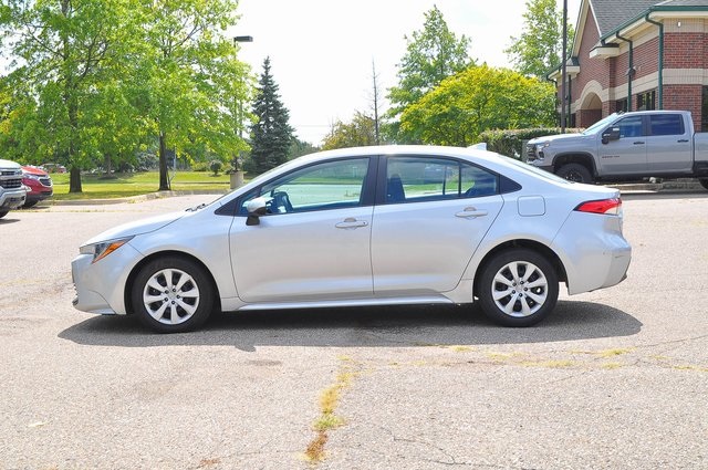 2023 Toyota Corolla LE photo 6