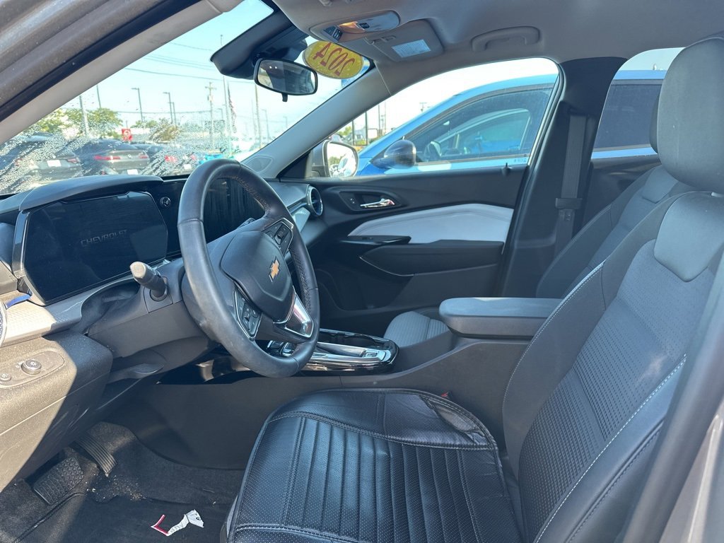2024 Chevrolet Trax LT photo 5