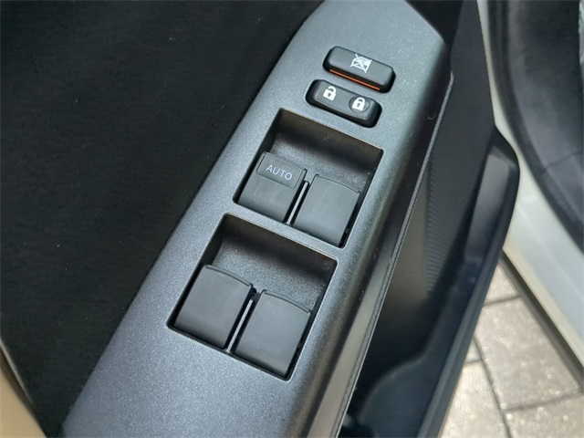 2018 Toyota RAV4 Adventure XLE photo 16